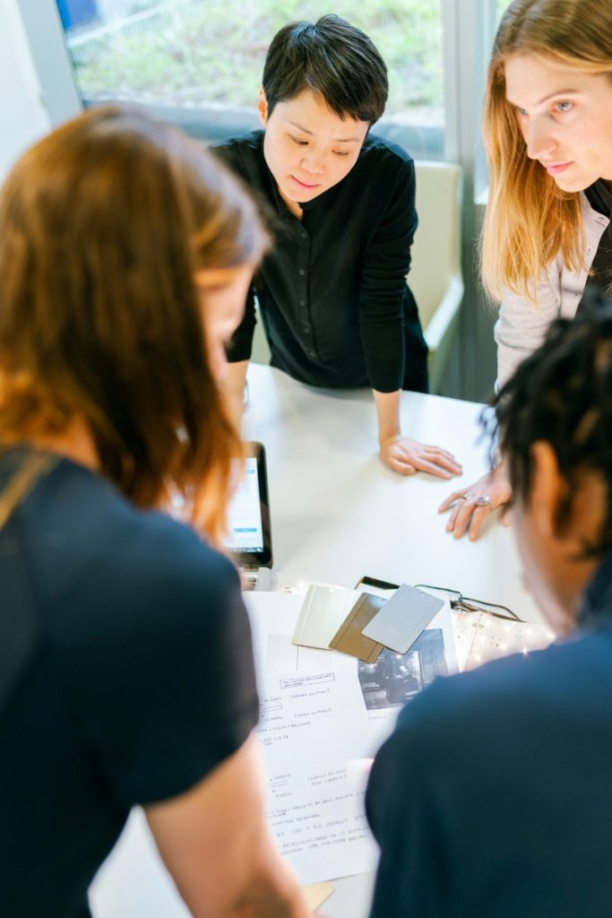 Gruppendiskussion am Tisch